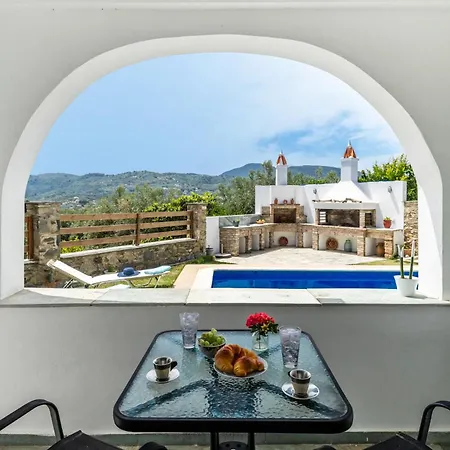 Alexandra Pool Villa - Comfort & Views Near Town Szkópelosz