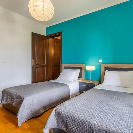 Alexandra Pool Villa - Comfort & Views Near Town *