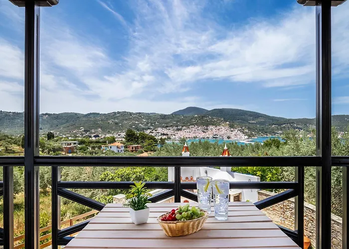 Alexandra Pool - Comfort & Views Near Town *