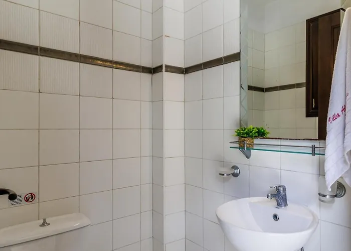 Alexandra Pool - Comfort & Views Near Town *