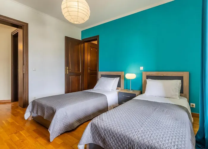 Alexandra Pool - Comfort & Views Near Town *