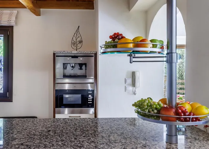 Alexandra Pool - Comfort & Views Near Town