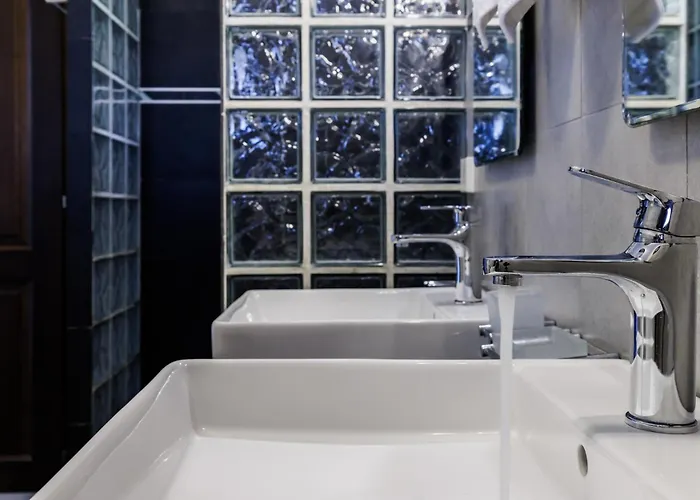 Alexandra Pool - Comfort & Views Near Town